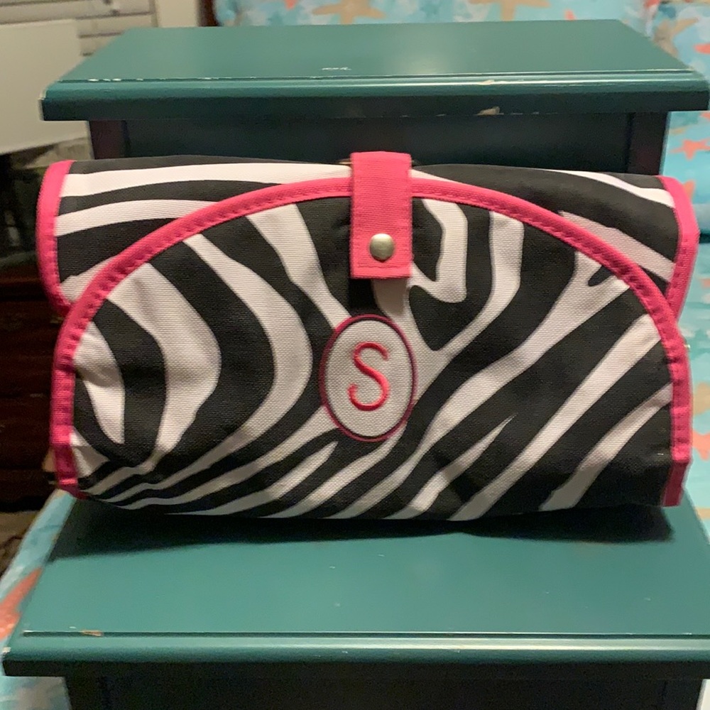 Cosmetic bag